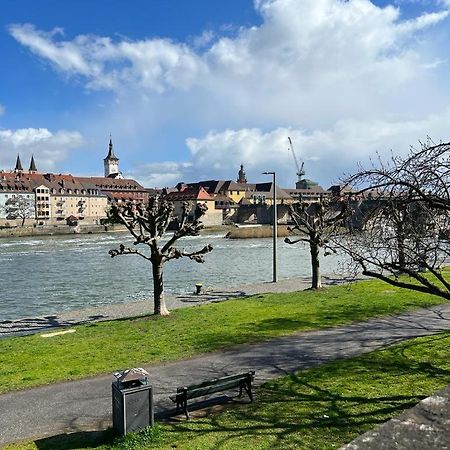 Stilvolle Wohnung An Der Alten Mainbruecke Würzburg Eksteriør billede